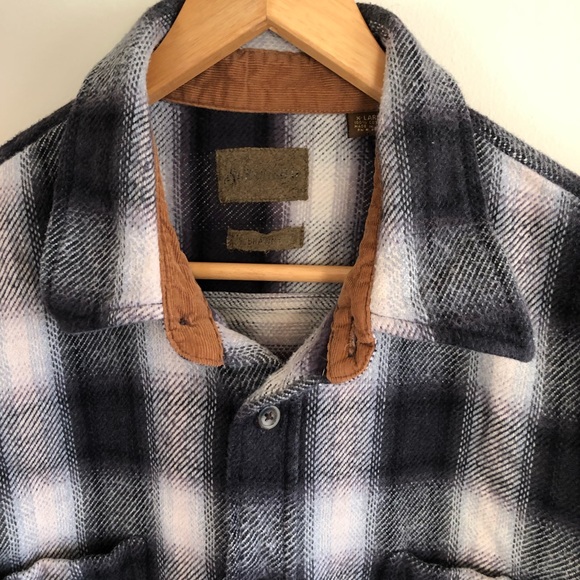 St John’s Bay Brawny Black Heavy Weight Flannel XL - Picture 3 of 7